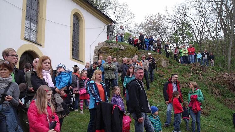 Die Kapelle ist dicht umlagert. Foto: Anette Schreiber