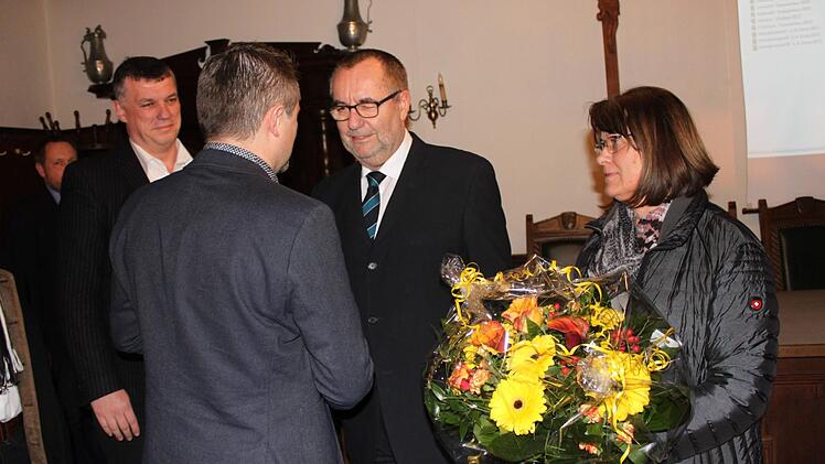 Auch der CSU-Fraktionsvorsitzende im Bad Staffelsteiner Stadtrat, Jürgen Hagel, gratulierte Kohmann und nannte das Ergebnis einen "deutlichen Vertrauensbeweis".   Foto: Popp