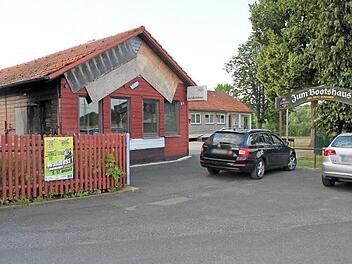 Das bei einem Brand beschädigte Altenkunstadter Bootshaus soll in das integrierte städtebauliche Entwicklungskonzept aufgenommen und im Rahmen der Städtebauförderung saniert werden.  Foto: Stephan Stöckel