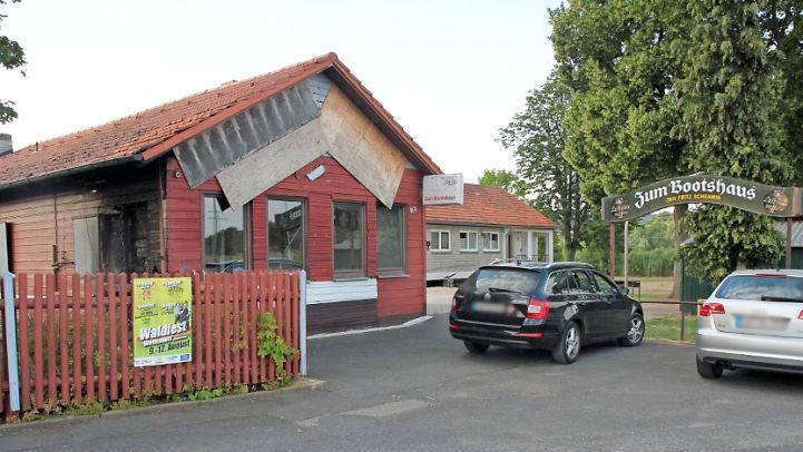 Das bei einem Brand beschädigte Altenkunstadter Bootshaus soll in das integrierte städtebauliche Entwicklungskonzept aufgenommen und im Rahmen der Städtebauförderung saniert werden.  Foto: Stephan Stöckel