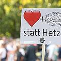 Auf Twitter hat die mittelfränkische Polizei auf einen hetzerischen Kommentar geantwortet. Symbolfoto: Julian Stratenschulte/dpa