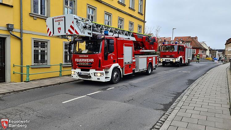 Bamberg: Feuer in Altenheim ausgebrochen - Senioren noch im Gebäude