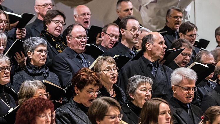 Der Coburger Bachchor und das Main-Barockorchester Frankfurt beeindruckten bei der Aufführung des Weihnachts-Oratorium in St. Moriz. Foto: Jochen Berger