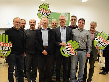 Der neugewählte Vorstand der Kreisgruppe des Bund Naturschutz: (von links) Theo Hein, Andreas Happ, Karl Schwarz, Oswald Türbl, Ingo Queck, Franz Zang, Heiko Lieb, Hans-Jörg Blank, Richard Mergner. Foto: Elisabeth Assmann