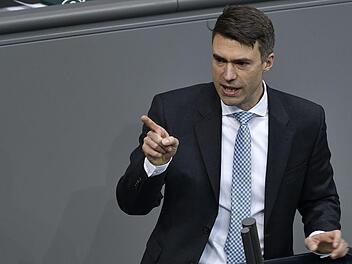 Stefan Müller (CSU) geißelte am Freitag bei der Aktuellen Stunde im Bundestag die Methoden der AfD. Diese hatte am Mittwoch Störer in die Flure des Parlamentsgebäudes gebracht. Foto: Michael Wittig, CDU/CSU-Fraktion im Deutschen Bundestag