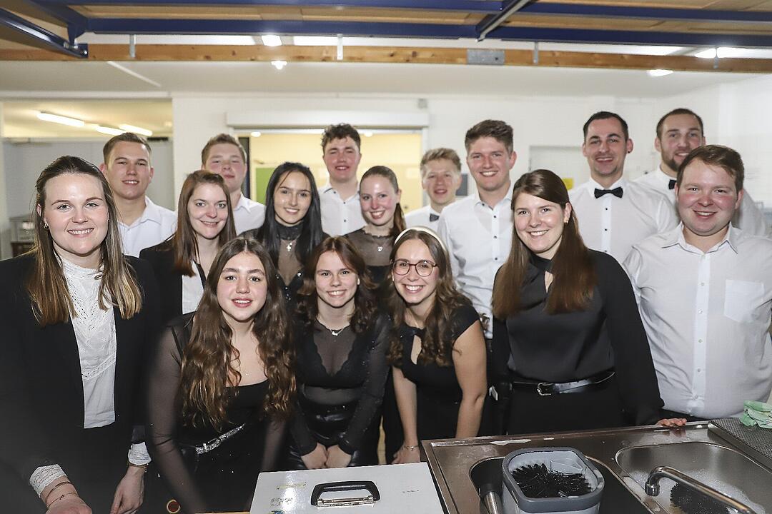 Es wurde in das Jahr 2025 gefeiert.