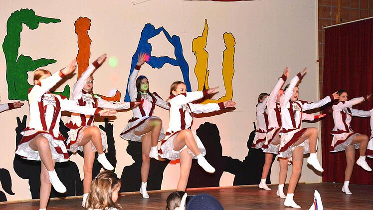 Die Teenie-Garde des TSV Burgpreppach. Foto : Gerhard Schmidt