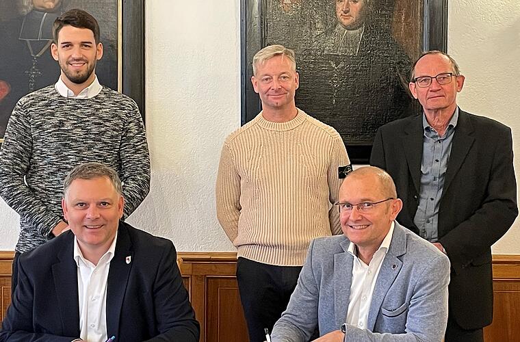 Volkach: Highspeed-Internet für Ortsteile - Vertrag zum Glasfaserausbau offiziell unterzeichnet