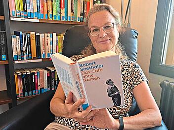 Elke Oleson empfiehlt diese Woche &bdquo;Das Caf&eacute; ohne Namen&ldquo; von Robert Seethaler. Kerstin Schulze/Stadtb&uuml;cherei