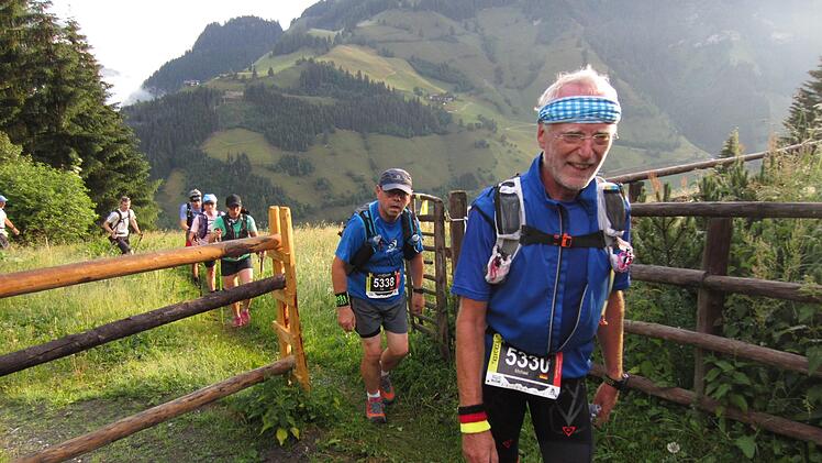 Beim Mountainman in der N&auml;he von Salzubrug beginnen die Trailrunner, dann starten die Hiker und schlie&szlig;lich gehen die Teilnehmer mit Hund auf die Strecke.  Foto: Jochen Brosig