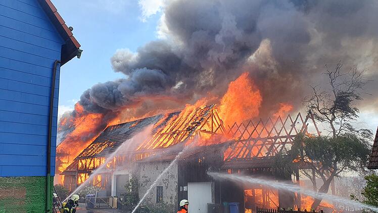 Geroda: Scheunenbrand breitet sich aus