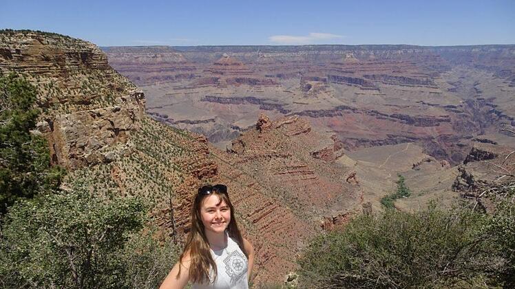 Larissa vor dem Grand Canyon. privat