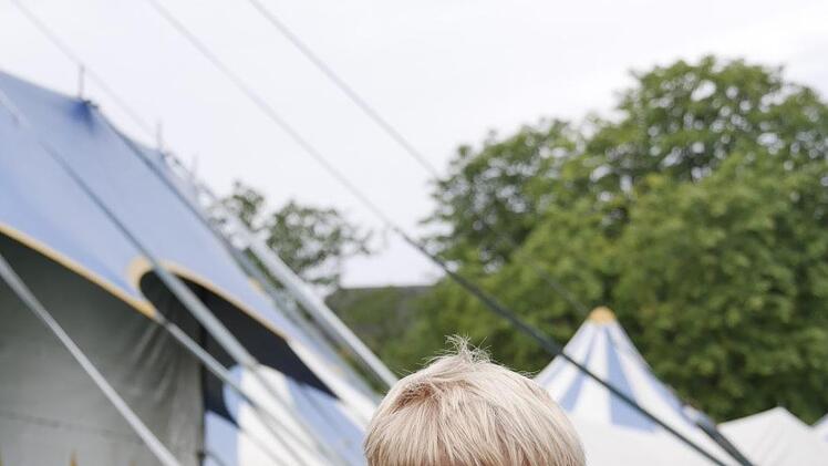 Impressionen rund um die Premiere des "Circus Henry" in Dörfles-Esbach (Landkreis Coburg). Dort gastiert der Zirkus noch bis Anfang Oktober - mit Vorstellungen jeden Samstag und Sonntag. - Foto: Manja von Nida