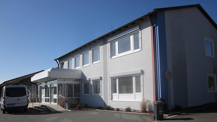 Die ehemalige Zweigstelle der Raiffeisenbank Obermain in Schwarzach ist verkauft. Foto: Stephan Tiroch