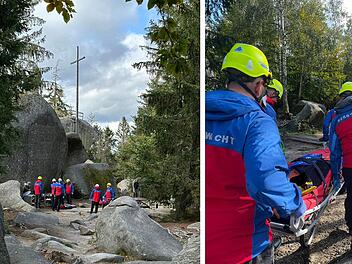 Wunsiedel: Bergwacht muss 72-J&auml;hrige aus Felsenlabyrinth bergen - schwerer Unfall am Gipfelkreuz