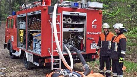 Die Feuerwehr Schmölz hat ihre Aufgaben in den vergangenen 125 Jahren, ob bei Übungen wie hier oder im Einsatz mit Bravour gelöst.  Foto: FFW