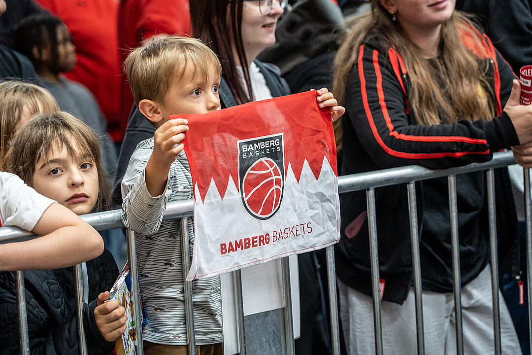 Freak City feiert seine Pokal-Helden.