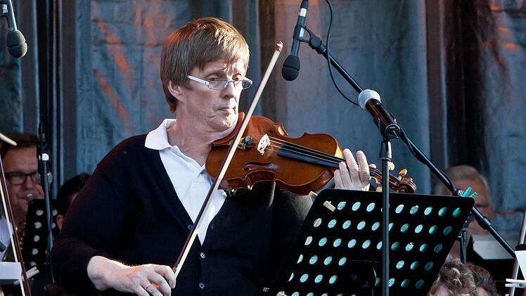 Frithjof Greiner (Violine) war der Solist in Beethovens Romanze G-Dur für Violine und Orchester