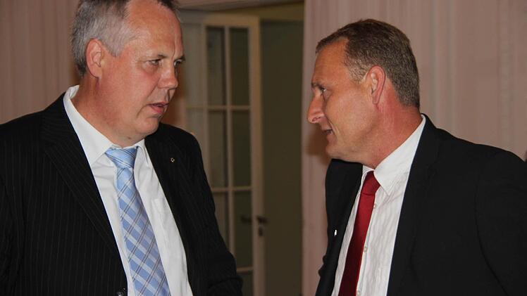 Der Geschäftsfhürer der MGO-Zeitungsverlage, Berndmüller und Toni Neuber.