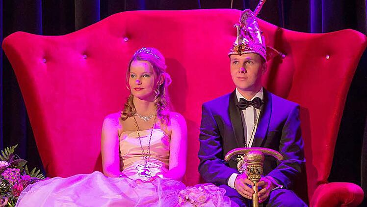 Das neue Narrhalla-Prinzenpaar: Lisa I. und Philipp I. Foto: Albert Höchstädter