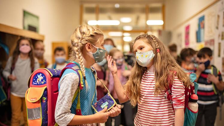 Heim geschickt worden in die Quarantäne sind aktuell im Landkreis Bad Kissingen wieder zahlreiche Schüler (Symbolbild). Betroffen waren am Mittwoch das Schönborn-Gymnasium Münnerstadt und die Grundschule Bad Brückenau.  Foto: Christoph Weiß