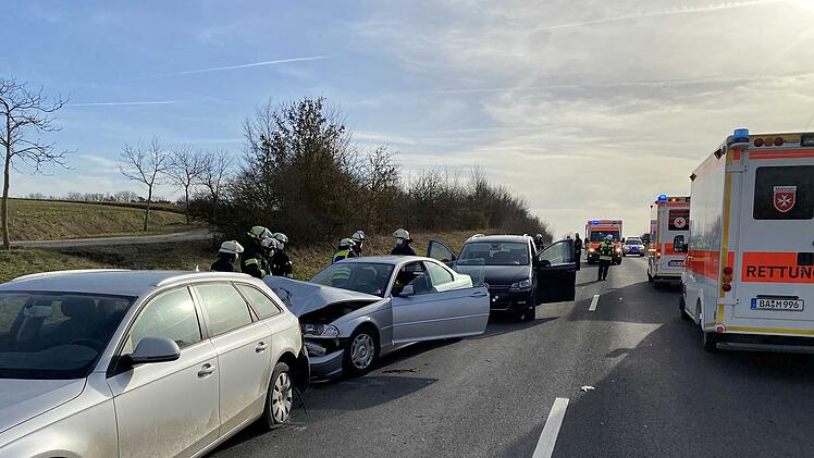 Schwerer Unfall auf der Bundesstraße im Kreis Bamberg