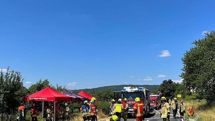 Pretzfeld: Anhänger in Brand geraten - 21-Jähriger entdeckt Feuer im Rückspiegel