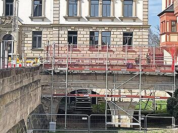 Die Pflasterarbeiten an der Br&uuml;cke zur Kaiserpfalz in Forchheim sind nun abgeschlossen.