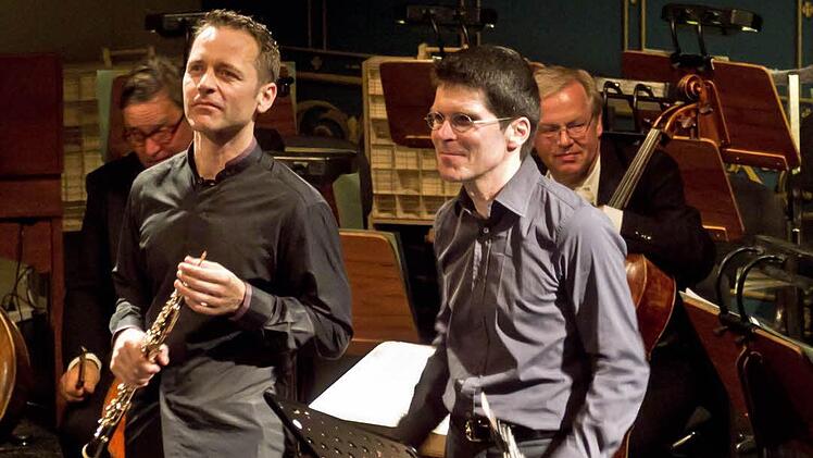 Christoph Hartmann (rechts), Oboist der Berliner Philharmoniker, und Coburgs Solo-Oboist Bernhard Forster beeindruckten mit makellosem Zusammenspiel. Foto: Jochen Berger