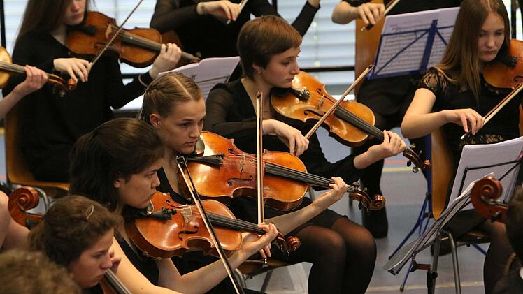 Impressionen vom Gastspiel des Jugend-Symphonieorchester Oberfranken in FrohnlachFoto: Jochen Berger