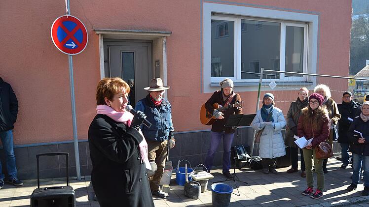 Verlegung der Bad Brückenauer Stolpersteine.Johannes Schlereth