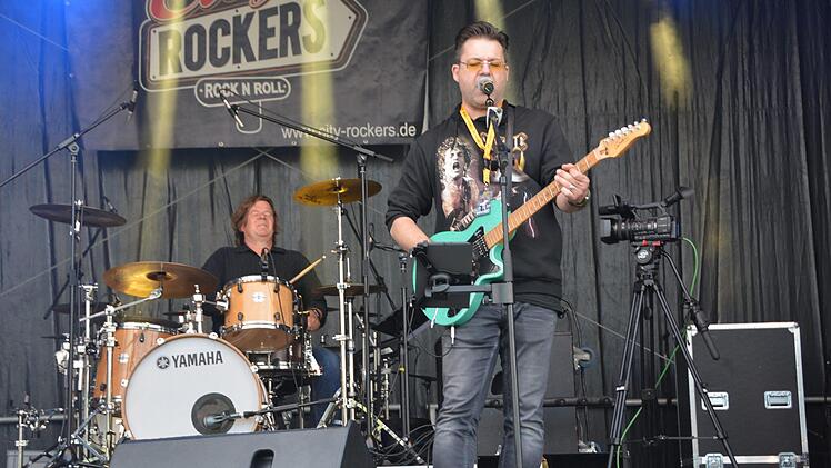Live-Musik auf der Hauptbühne mit den City RockersDagmar Besand