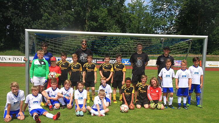 Die U11-Mannschaften des TSV M&uuml;nnerstadt und des TSV Brendlorenzen.Johannes Wolf