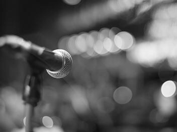 Mikrofon, Konzert, Musiker, Band, S&auml;nger, B&uuml;hne, Trauer, Tod