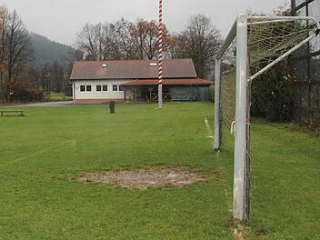 Der DJK-SV Zeyern/Roßlach hat am Wochenende wieder auf seinem Platz gespielt. Doch der gehört inzwischen eigentlich dem Staatlichen Bauamt. Foto: Archiv