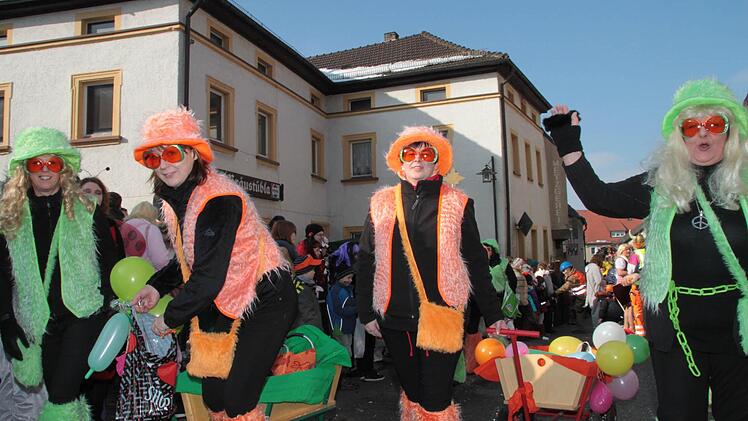 Marktplatztreiben in Stadtsteinach. Foto: Jürgen Gärtner