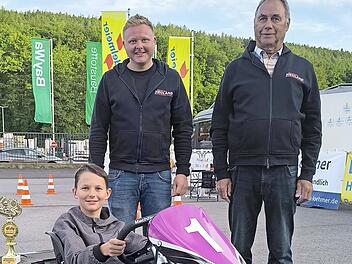 Gesch&auml;ftsf&uuml;hrer Simon Wiesner, Erwin Neuland und Enkel.