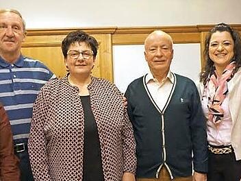 Der neu gew&auml;hlte Vorstand des Gesangvereins Liederkranz Vestenbergsgreuth  Foto: Karl Holzberger