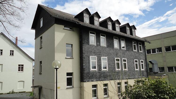 Das Anwesen, am Friedhofsweg 5, soll in wenigen Wochen durch die Gemeinde abgerissen werden. An dieser Stelle soll ein Wanderparkplatz errichtet werden.Veronika Schadeck