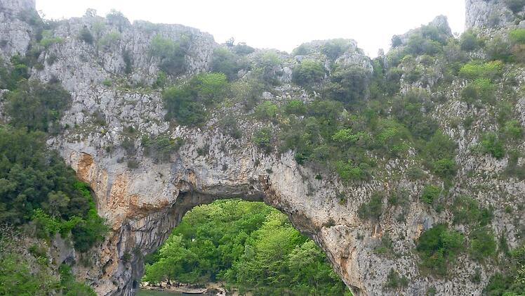 Die Ardèche-Region bei Pierrelatte, der Partnerstadt von Haßfurt, gehört zu den landschaftlich reizvollsten Gebieten in Frankreich. Wer das Tricastin besucht, sollte einen Abstecher dorthin einplanen. Foto: os
