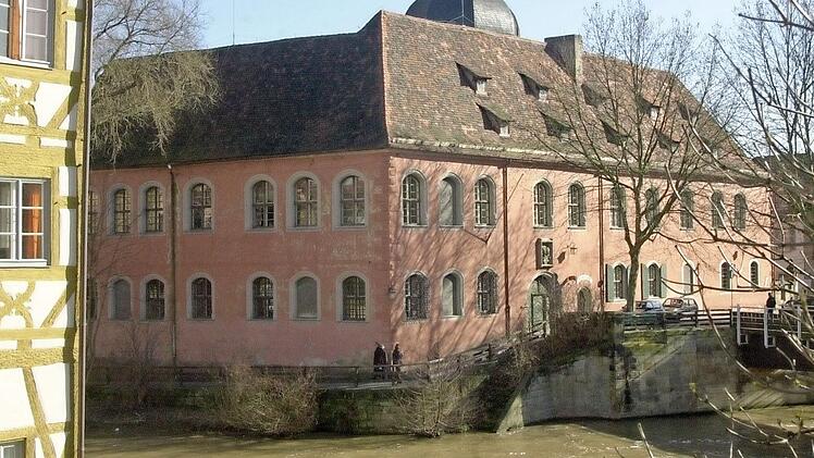 Soll aus Schloss Geyerswörth nach der Sanierung ein Museum für moderne Kunst werden? Die renommierte Kunstsammlerin Ingvild Goetz hat großes Interesse.  Foto: Ronald Rinklef