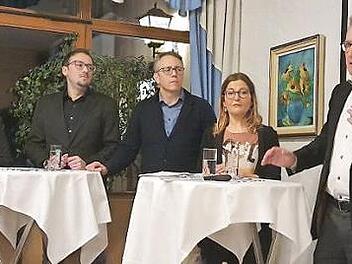 Eine Expertenrunde stellte sich den Fragen von Moderator Torsten Hanft. Von links: Angela Hofmann, Pablo Neder, Christian Geipel, Sonja Welsch und Hans Rebhan. Foto: Maria Löffler