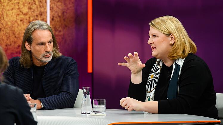 Richard David Precht bekam viel Gegenwind bei "Maybrit Illner" - auch von der Politikwissenschaftlerin Liana Fix, die ihm eine gewisse Naivit&auml;t unterstellte.