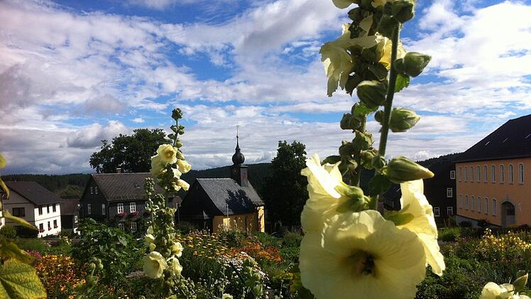 Steinbach an der Haide - vielleicht ja mehr als nur ein Dorf, eine Symphonie, ein Bildnis? Wundersch&ouml;n jedenfalls.  Foto: BR