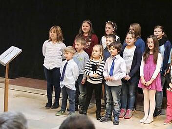 Der Kinderchor bewies, dass auch der Nachwuchs Freude am Singen hat. Foto: Mariell Dörrschmidt
