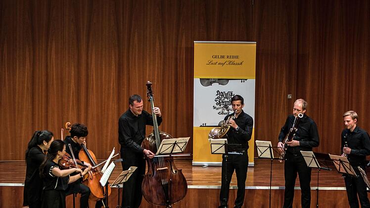Mit zwei anspruchsvollen Nonetten beeindruckten Solisten des Philharmonischen Orchesters bei ihrem Konzert im Coburger Kongresshaus.Foto: Jochen Berger