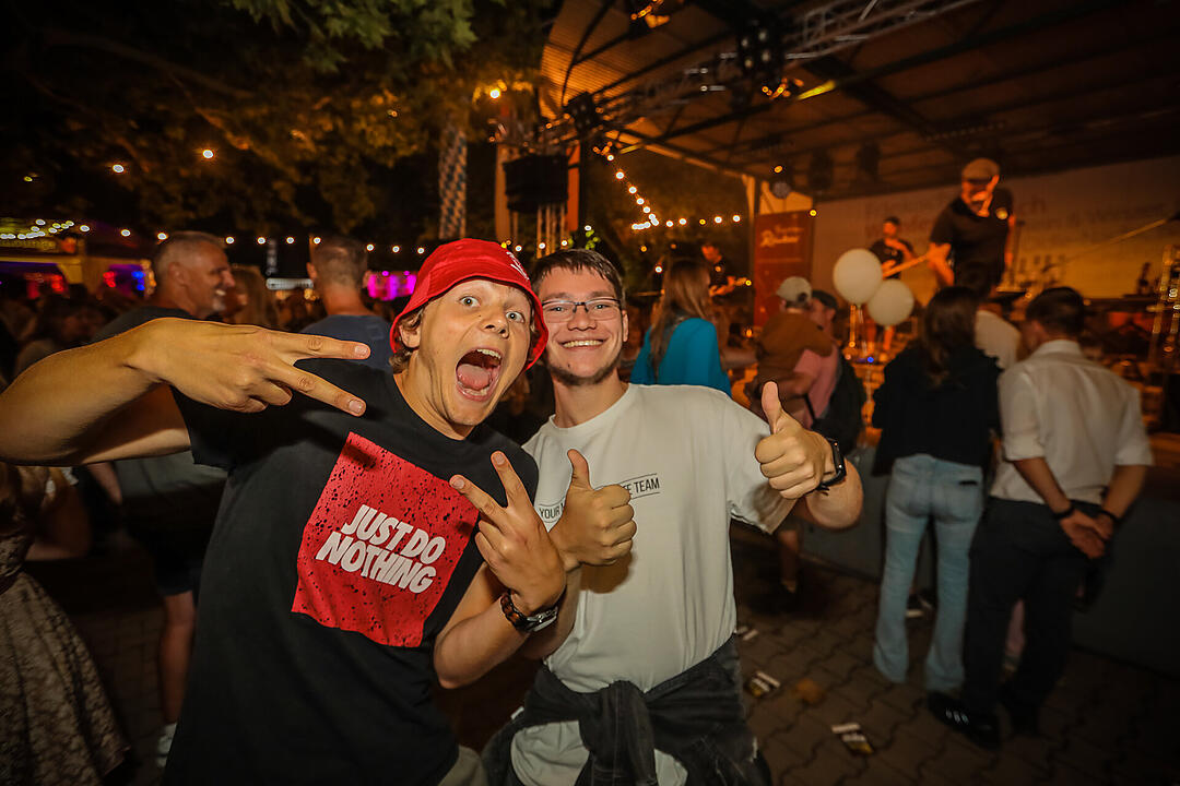 Impressionen vom größten Weinfest in Franken!