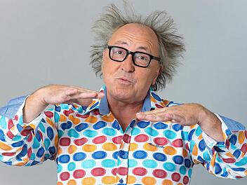 "gesternheutemorgen" ist der satirische Rundumschlag überschrieben, den Urban Priol am Freitagabend ab 20 Uhr in der Dr.-Stammberger-Halle kredenzt - pünktlich zur Bundestagswahl zwei Tage später. Es gibt noch Karten für den Auftritt im BR-Ticketshop.Michael Palm