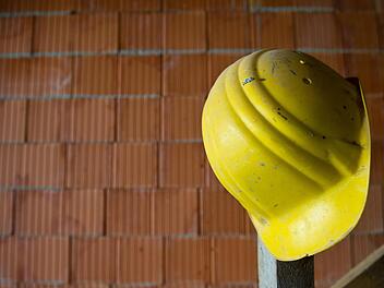 Die Preise auf dem Bau haben kräftig angezogen. Das merkten jetzt auch die Vestenbergsgreuther Gemeinderäte. Symbolfoto: Daniel Bockwoldt/dpa