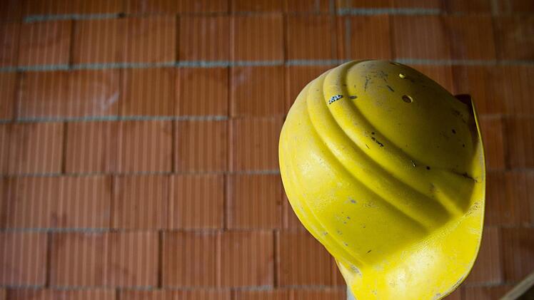 Die Preise auf dem Bau haben kräftig angezogen. Das merkten jetzt auch die Vestenbergsgreuther Gemeinderäte. Symbolfoto: Daniel Bockwoldt/dpa